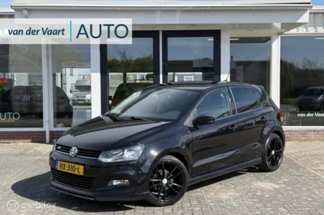 Volkswagen Polo (2016) thumbnail 1