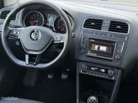 Volkswagen Polo (2016) thumbnail 17
