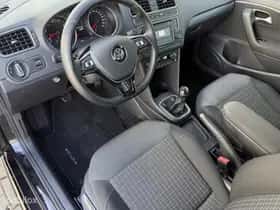 Volkswagen Polo (2016) thumbnail 23