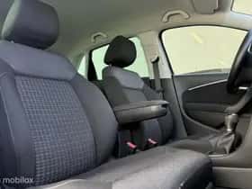 Volkswagen Polo (2016) thumbnail 40