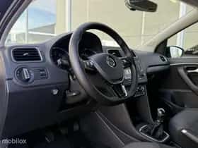 Volkswagen Polo (2016) thumbnail 43