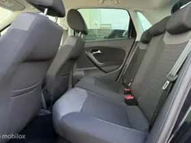 Volkswagen Polo (2016) thumbnail 9
