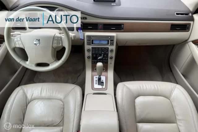 Volvo V70 (2007) thumbnail 2