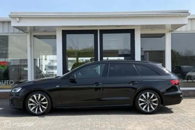 Audi A4 (2022) thumbnail 4