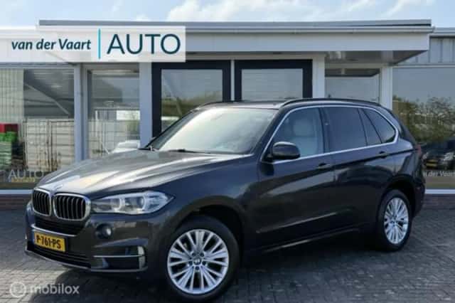 BMW X5 (2022) thumbnail 1