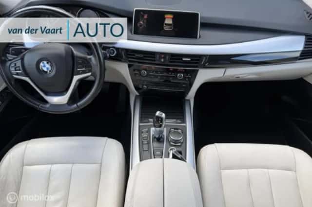 BMW X5 (2022) thumbnail 2