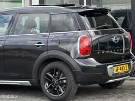 MINI Countryman (2016) thumbnail 23