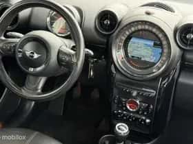 MINI Countryman (2016) thumbnail 33