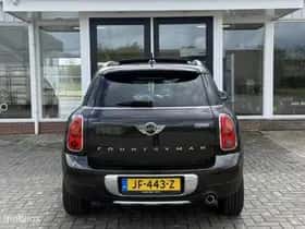MINI Countryman (2016) thumbnail 6