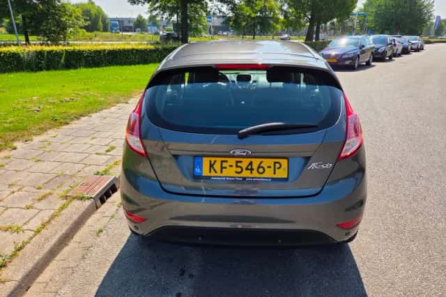 Ford Fiesta (2016) thumbnail 6