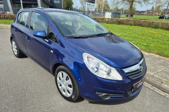 Opel Corsa (2010) thumbnail 1