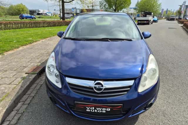 Opel Corsa (2010) thumbnail 5