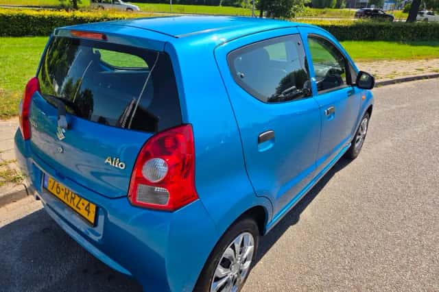 Suzuki Alto (2011) thumbnail 4