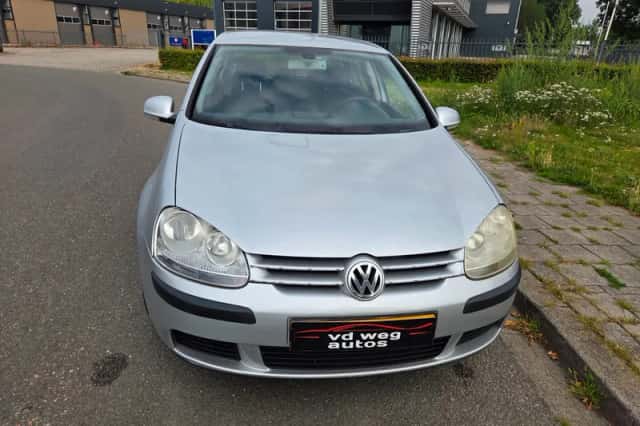 Volkswagen Golf (2004) thumbnail 5