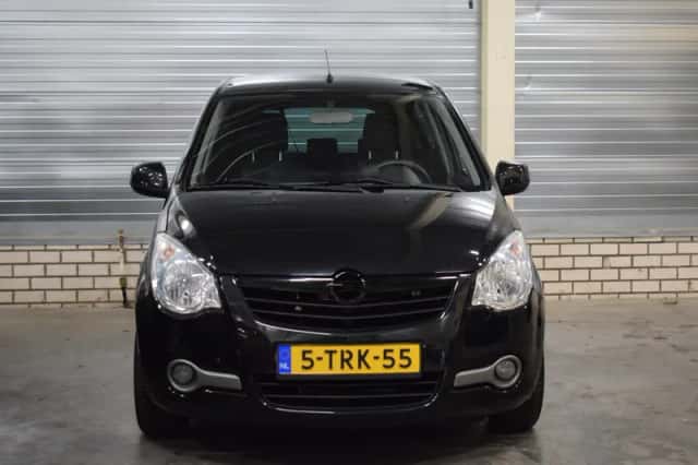 Opel Agila (2014) thumbnail 3