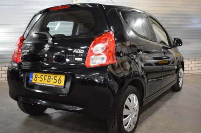Suzuki Alto (2013) thumbnail 5