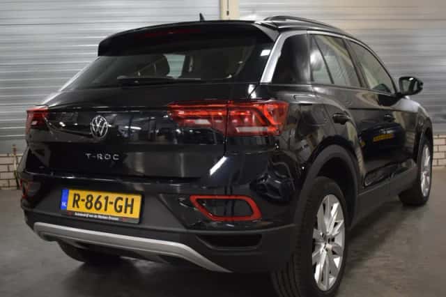 Volkswagen T-Roc (2022) thumbnail 5