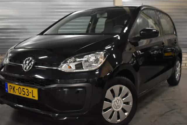 Volkswagen Up! (2017) thumbnail 2