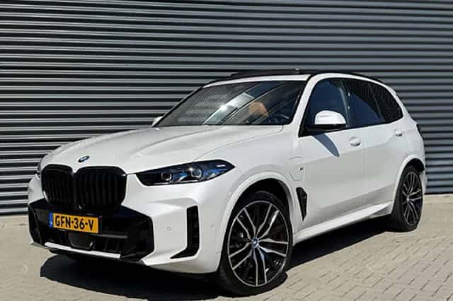 BMW X5 (2023) thumbnail 1
