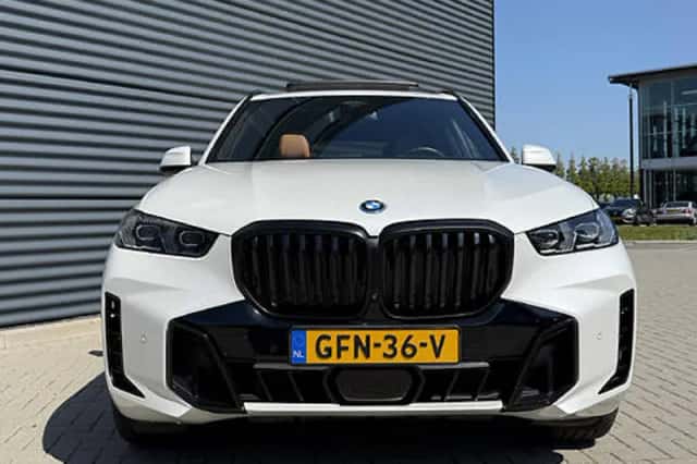 BMW X5 (2023) thumbnail 3