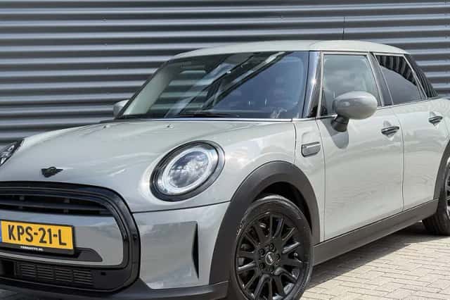 MINI One (2021) thumbnail 1