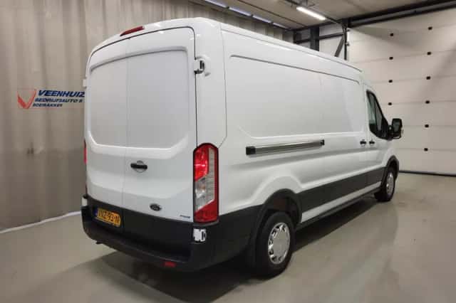 Ford Transit (2022) thumbnail 3