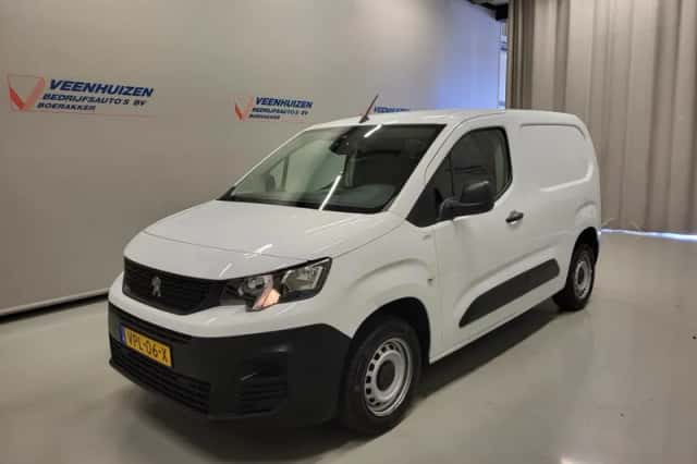 Peugeot Partner (2022) thumbnail 2