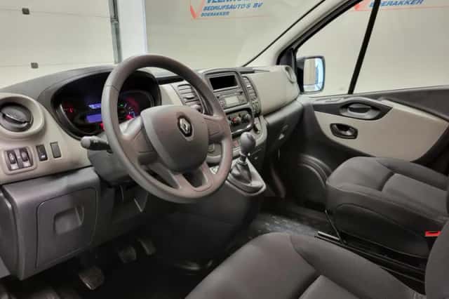 Renault Trafic (2019) thumbnail 4