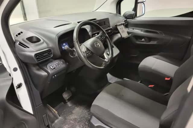 Opel Combo (2020) thumbnail 4
