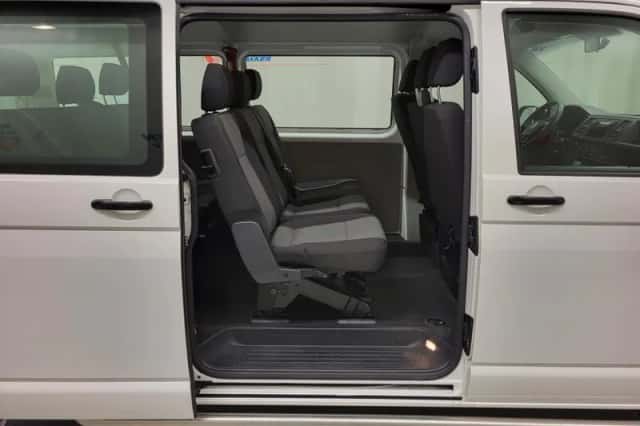 Volkswagen Transporter (2018) thumbnail 5