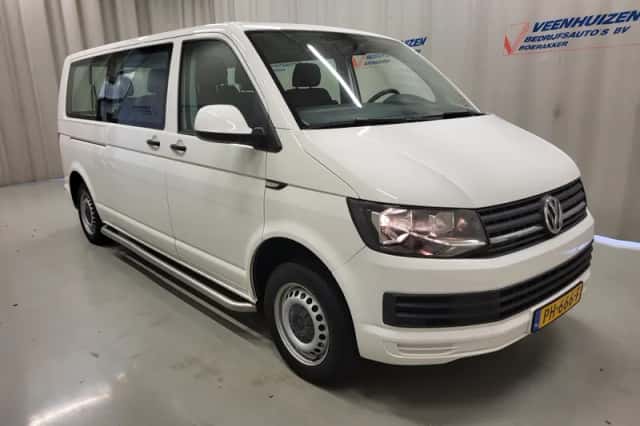 Volkswagen Transporter (2017) thumbnail 3
