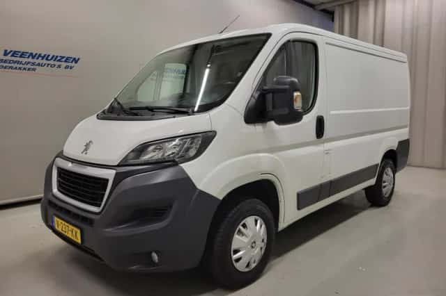 Peugeot Boxer (2017) thumbnail 2