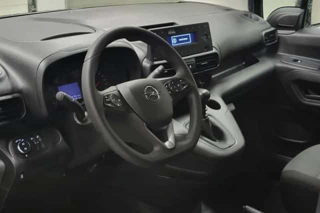 Opel Combo (2022) thumbnail 4