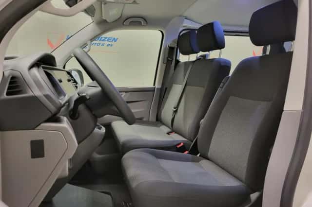 Volkswagen Transporter (2022) thumbnail 5