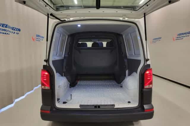 Volkswagen Transporter (2022) thumbnail 6