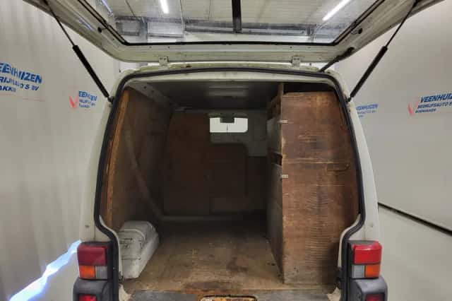 Volkswagen Transporter (1999) thumbnail 6