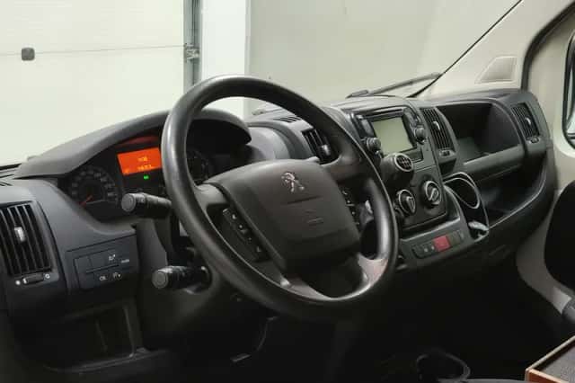 Peugeot Boxer (2017) thumbnail 4