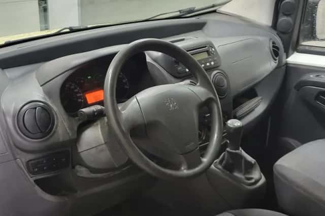 Peugeot Bipper (2008) thumbnail 4