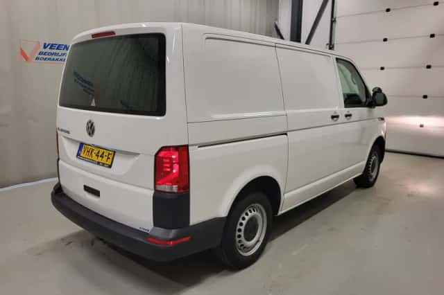 Volkswagen Transporter (2021) thumbnail 3
