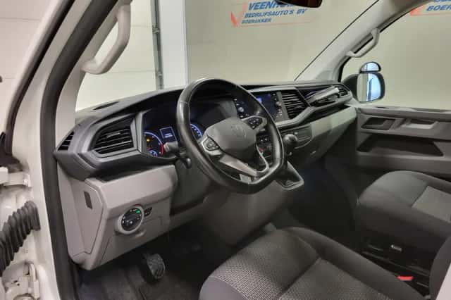 Volkswagen Transporter (2021) thumbnail 4
