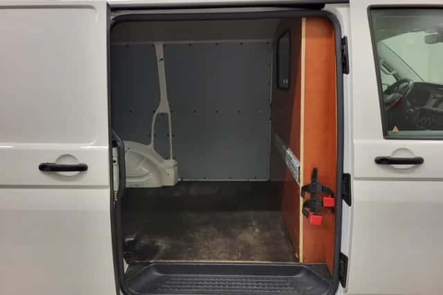 Volkswagen Transporter (2021) thumbnail 6