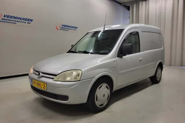 Opel Combo (2008) thumbnail 2