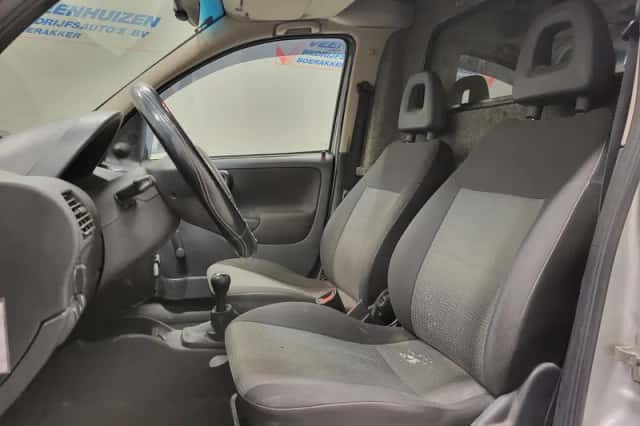 Opel Combo (2008) thumbnail 5
