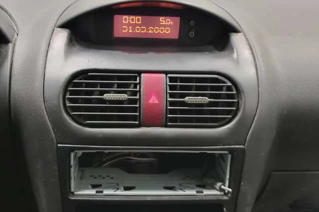 Opel Combo (2008) thumbnail 10