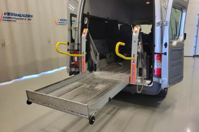 Ford Transit (2011) thumbnail 8