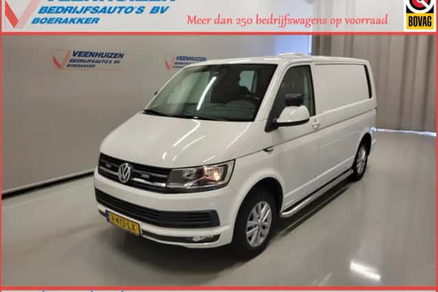 Volkswagen Transporter (2018) thumbnail 1
