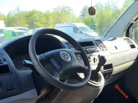 Volkswagen Transporter (2007) thumbnail 5