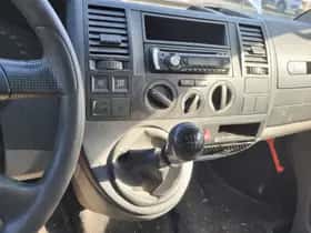 Volkswagen Transporter (2007) thumbnail 9