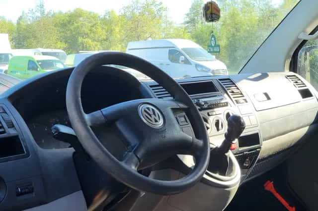 Volkswagen Transporter (2007) thumbnail 5