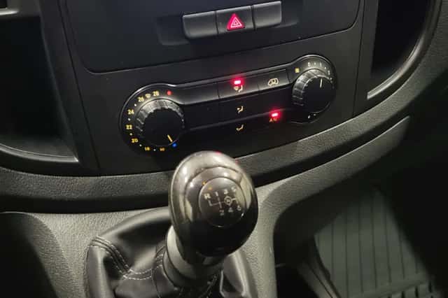 Mercedes-Benz Vito (2019) thumbnail 14